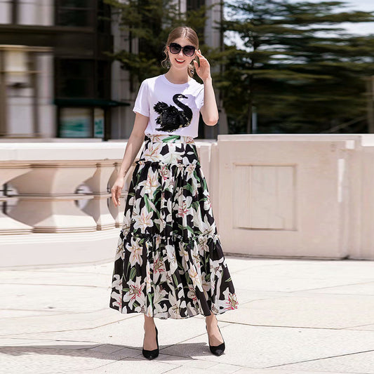Conjunto Elegante: Blusa Blanca con Falda Midi Negra y Blanca - Image 2