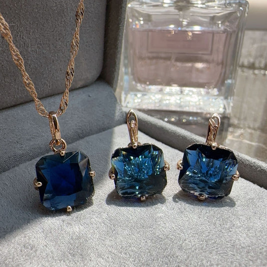 Conjunto de Aretes y Collar de Zafiro Elegante