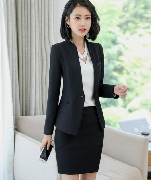 Uniforme Profesional para Recepción Hotelera y Atención al Cliente - Image 5