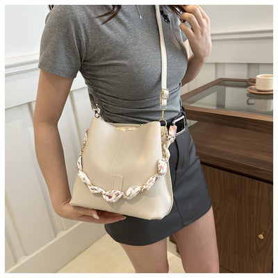 Bolso Mensajero de Cadena para Mujer - Image 24