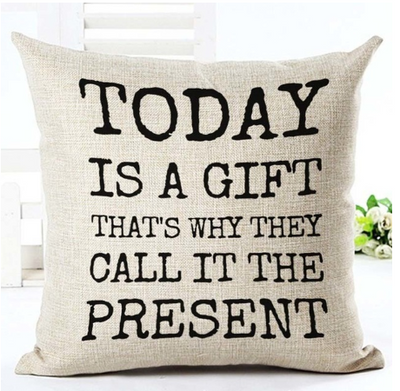 Funda de Almohada Decorativa con Letras en Blanco y Negro - Image 31