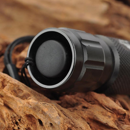 Linterna LED Recargable de Alto Rendimiento con Alcance Extendido - Image 9
