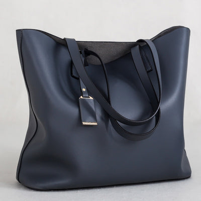 Bolso Bucket de Microfibra Negra - Diseño Casual y Versátil - Image 3