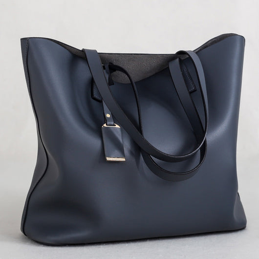 Bolso Bucket de Microfibra Negra - Diseño Casual y Versátil - Image 3