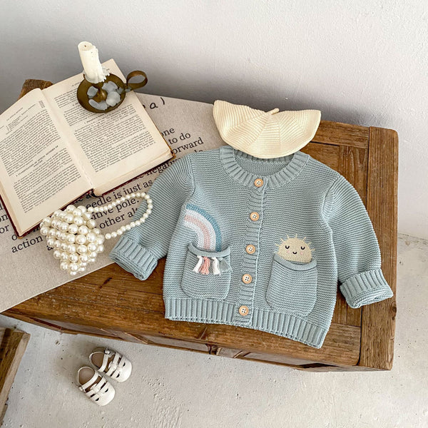 Cardigan Infantil de Algodón con Patrón Arcoíris Bordado y Bolsillos Dobles