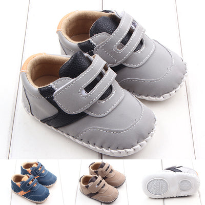 Zapatos para bebé cosidos a mano con acabado mate