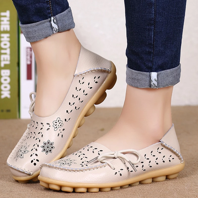 Zapatos Bajos Cómodos para Mamá con Diseño Perforado - Image 5