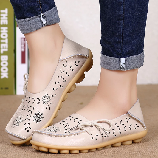 Zapatos Bajos Cómodos para Mamá con Diseño Perforado - Image 5