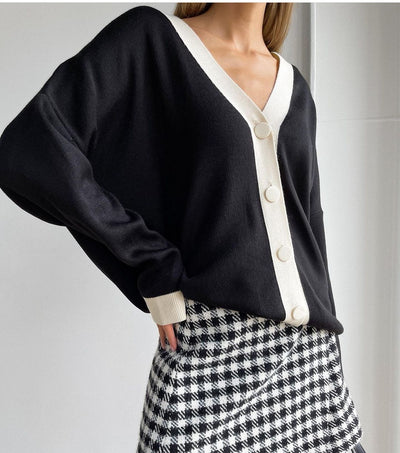 Cardigan Suelto de Cuello V y Botón Simple - Image 17