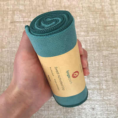 Toalla Cuadrada Absorbente para Yoga y Fitness - Image 19