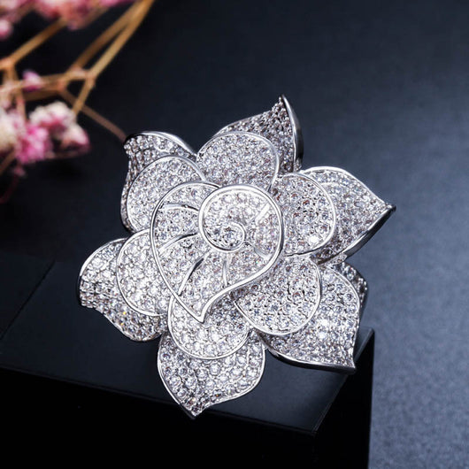 Anillo de Flor con Micro Circonitas de Lujo - Image 10