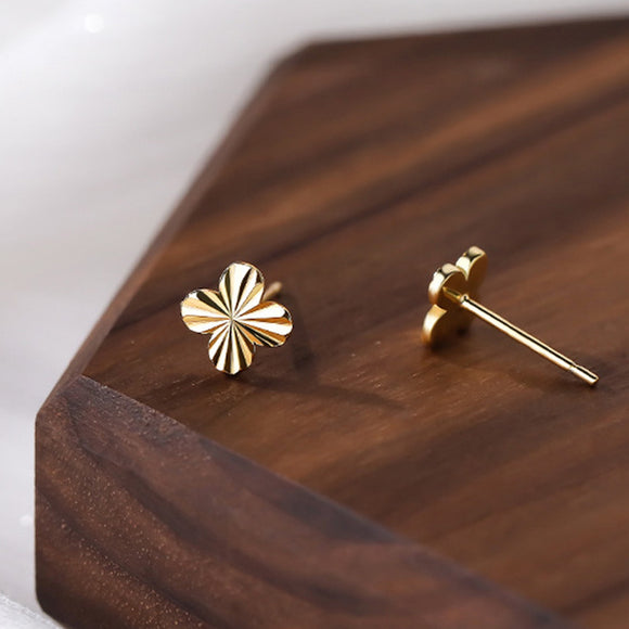 Aretes Minimalistas de Lujo - Elegancia Simple y Sofisticada