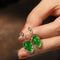 Aretes de Jade y Cobre con Incrustaciones de Hojas