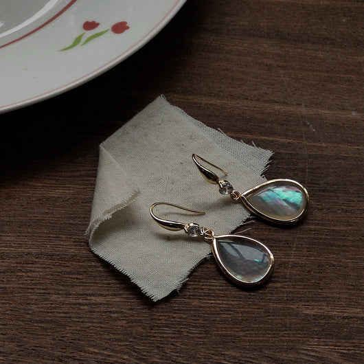 Aretes Gota de Luz Lunar con Nácar Roto - Diseño Minoritario Francés - Image 4