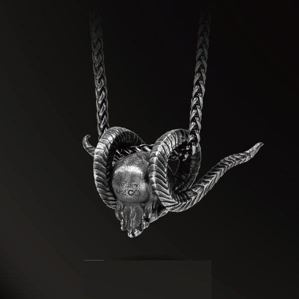 Colgante de Plata 925 con Incrustaciones de Oro 18k Estilo Punk