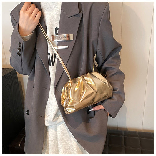 Bolso de Hombro Plateado con Textura Avanzada Estilo Dumpling - Image 9
