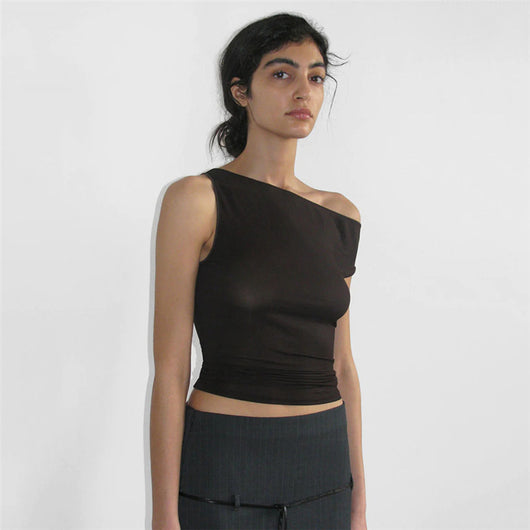 Chaleco Ajustado con Cuello Diagonal y Escote Descubierto - Image 16