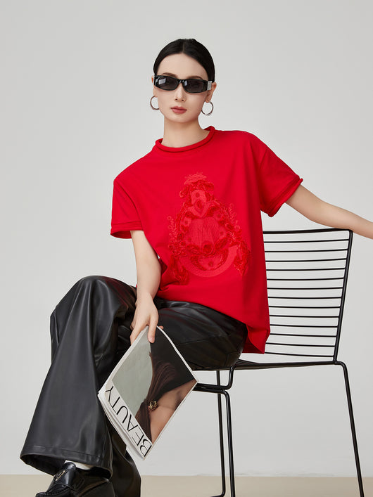 Playera Roja con Bordado Chino y Hombros Fruncidos para Mujer - Image 11