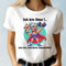 Camiseta Blanca con Estampado Publicitario de Manga Corta