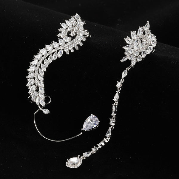 Aretes Asimétricos de Circón y Diamantes - Diseño Pluma Elegante - Image 3