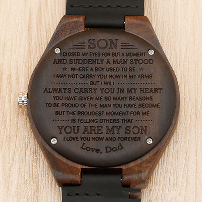 Reloj de Madera con Esfera Marrón y Gravado en la Caja - Image 2