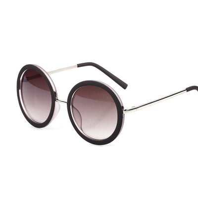 Big round sunglasses with black frames and dark lenses, featuring silver-colored temples. - Image 5