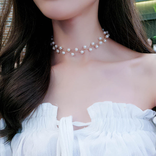 Collar Corto de Perlas Elegante para el Escote – Joya Minimalista de Verano