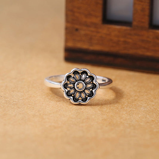 Anillo de Loto Vintage Plata Tailandesa para Mujer