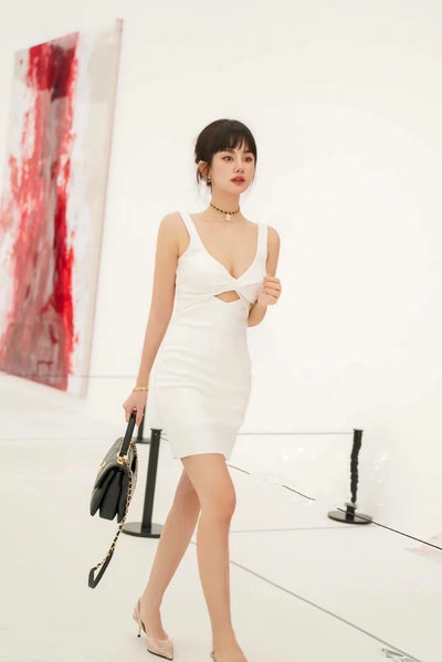 Vestido Largo Hueco Negro y Blanco con Tirantes Ajustables - Image 4