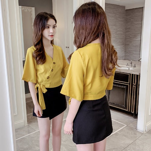 Blusa Escote V Botones Irregulares Manga Corta - Image 10