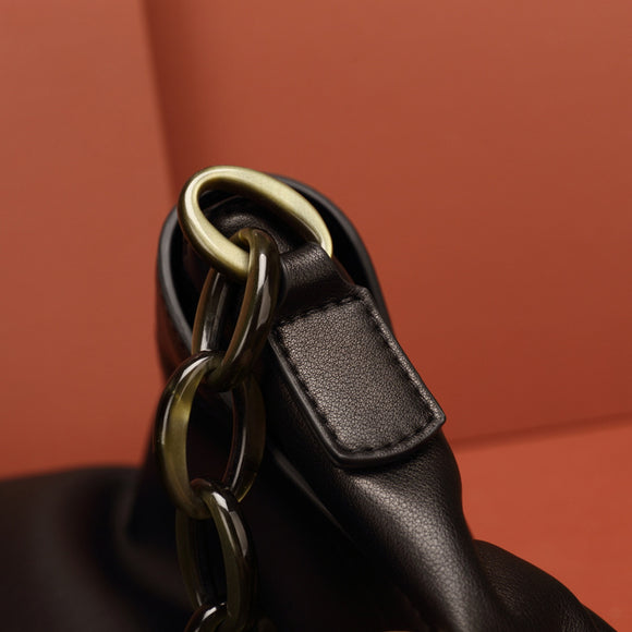 Bolso de Cuero Negro con Correa Ajustable