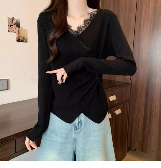Blusa Manga Larga con Encaje Irregular y Escote en V - Image 20