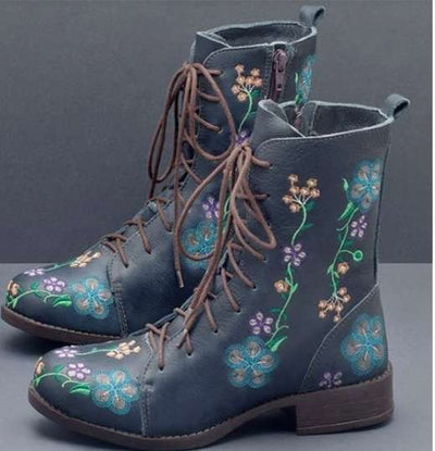 Botas Cortas para Mujer con Tacón Medio y Bordados Artesanales - Image 2