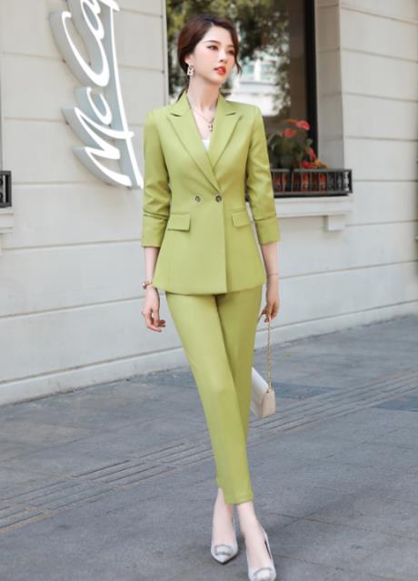 Traje Ejecutivo Versátil: Formal y Casual para Trabajo - Image 17