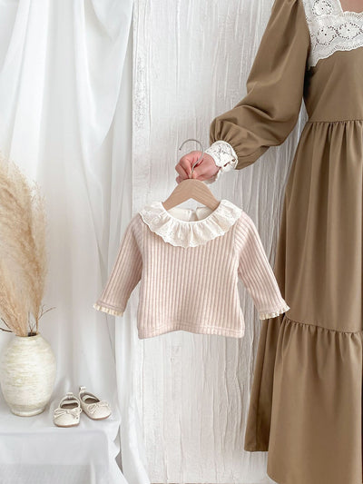 Blusa de Encaje con Cuello Peter Pan para Mujer - Image 9