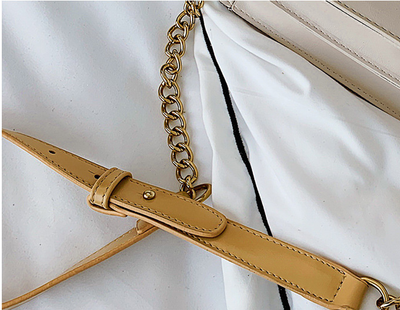 Bolso Bandolera Cuadrado Pequeño con Cadena - Image 16
