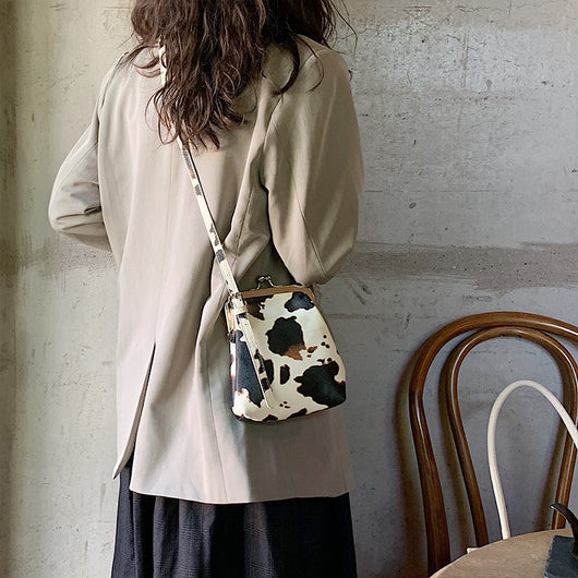 Bolsa Mensajera Portátil Vaca Linda para Mujer - Image 10