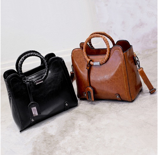 Bolso Mensajero de Cuero Encerado - Estilo Minimalista para el Verano - Image 4