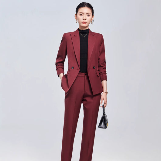 Traje Ejecutivo Femenino con Camisa de Cuello Solapa y Pantalón - Image 2