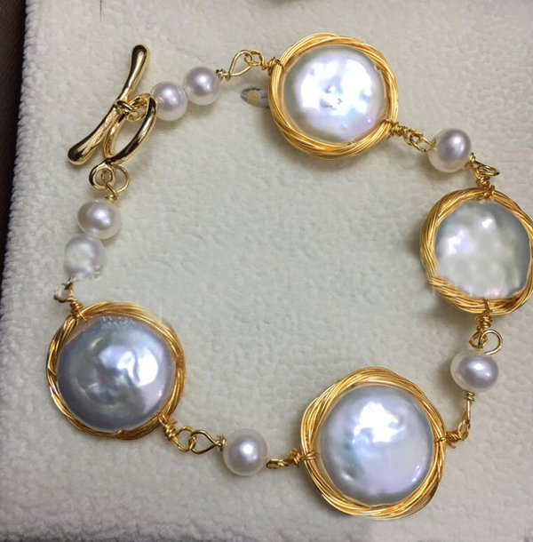 Elegant Pearl Bracelet