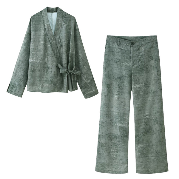 Conjunto de Dos Piezas: Blusa Bordada y Pantalón Pierna Ancha - Image 6