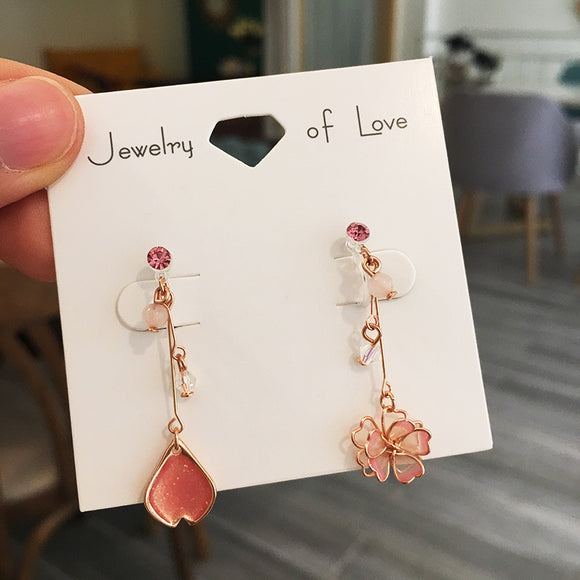 Aretes de Flor de Cerezo - Diseño Elegante y Delicado
