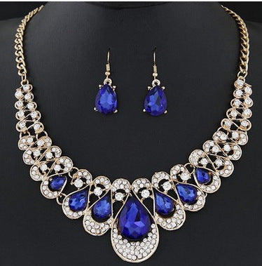 Conjunto de Collar y Aretes Elegantes - Image 4