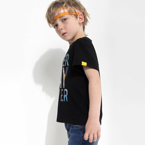 Playera Infantil con Estampado de Letras