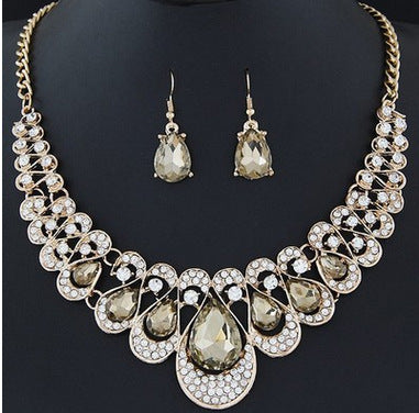 Conjunto de Collar y Aretes Elegantes - Image 6