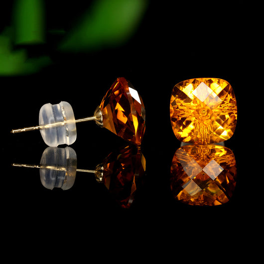 Aretes Cuadrados de Cristal y Oro - Elegancia Minimalista
