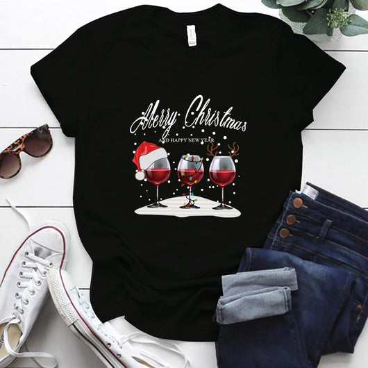 Playera Navideña con Estampa de Copa de Vino Creativa - Image 11