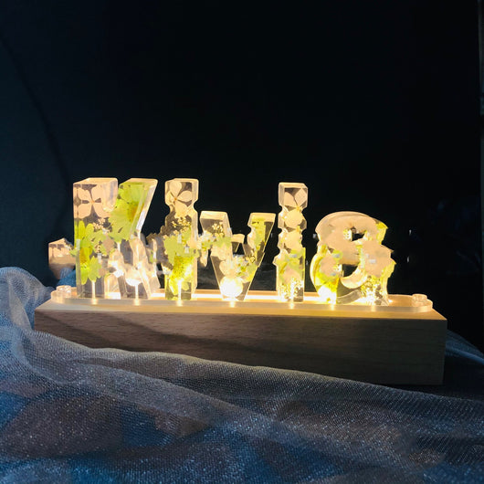 Luz Nocturna USB con Letras de Flores Reales Epoxy - Image 16