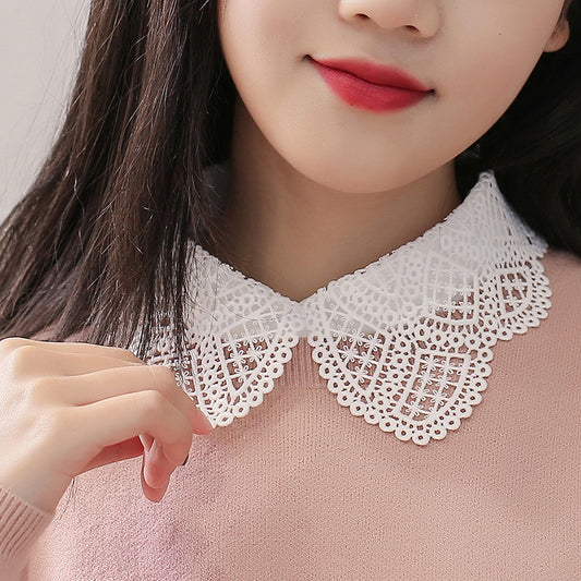 Blusa de Encaje con Cuello Falso Soluble en Agua - Elegancia Versátil - Image 2