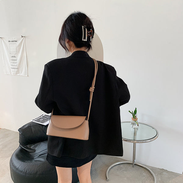 Bolso Axilar de Diseño Exclusivo con Textura PU